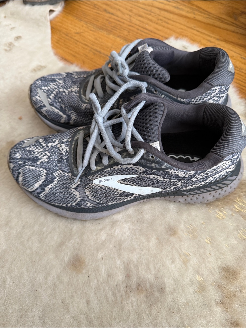 Brooks Kids Gray and White Patterned Mesh Sneakers